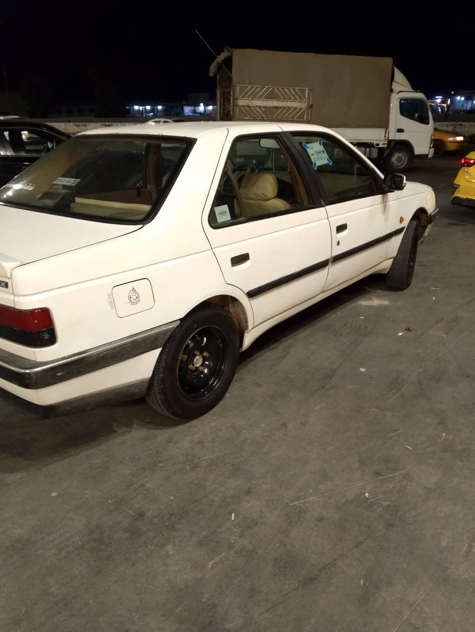 السلام عليكم اخوان بيجو جيل اكس 2009 تخم تاير مكينه كير تبريد خير من الله رقم بغداد بسمي مكفوله من طخه وصبغ ماشيه 143 حقيقي على أيدي السعر 42 وبيها مجال مكان السياره بغداد ***********
