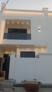 بيت للبيع في أبو غريب – قرب جامع الحاج ناجي  📐 المساحة: 85 متر 📏 الواج...