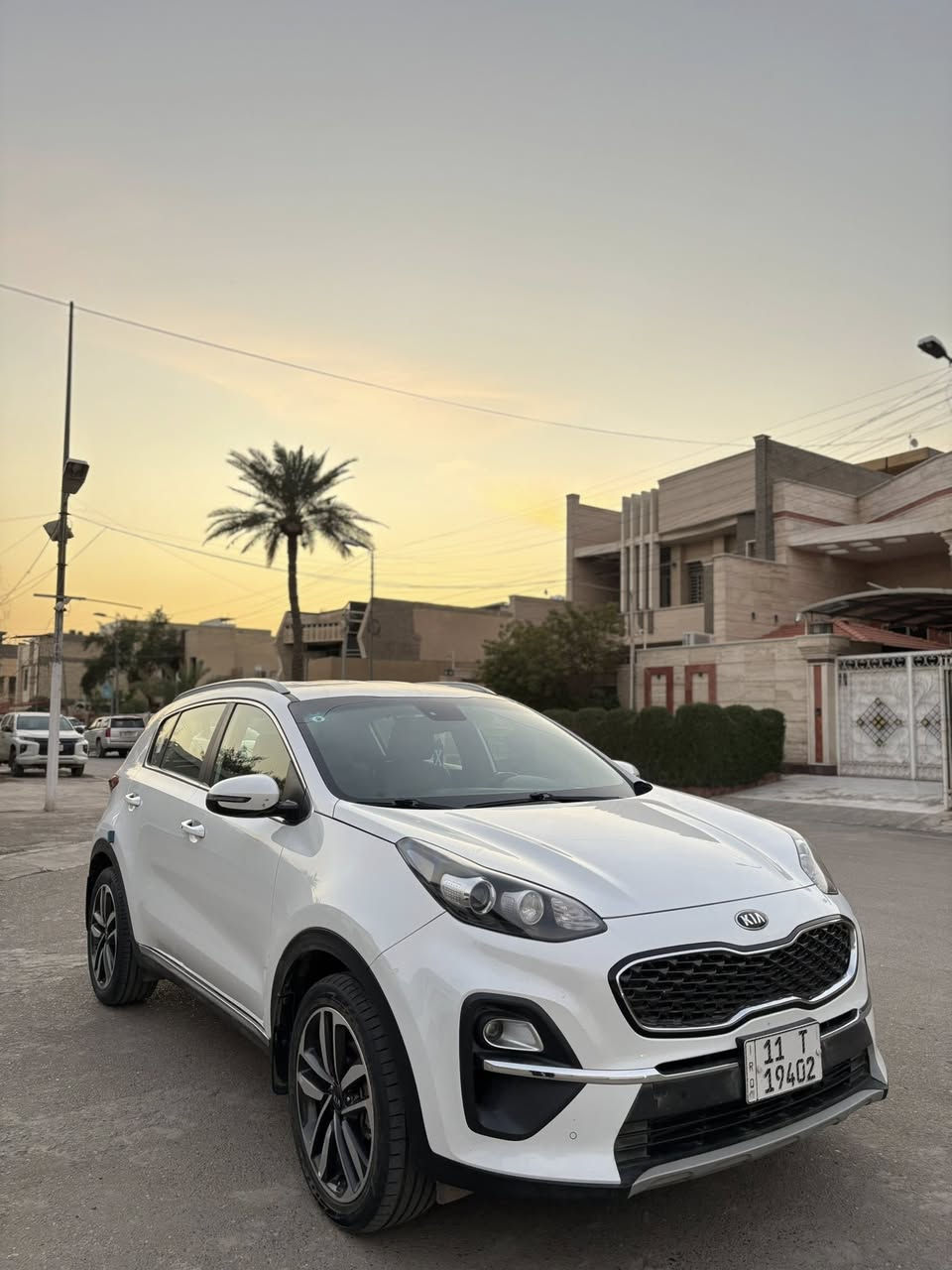 كيا سبورتج (2021) خليجي دولية.
ضمان خمس سنوات.
السيارة كفالة عامة على حالة الزيرو. بيها فقط بارد بالباب الخلفي.
سونار جديد موجود عندي.
ماشية (75 الف)فقط.
فول مواصفات قمارة
بصمة.
داخل عسلي.
تحكمات مقود.
مري شفط.
شاشة. 
كاربلاي.
تشغيل عن بعد.
صندوق كهرباء.
اربع انظمة قيادة.
+بقية المواصفات.
 
رقم بغداد انكليزي تحويل مباشر.
الموقع بغداد. زيونة.
السعر (197$) فقط.
للاستفسار الاتصال او مراسلة واتساب:-

***********
