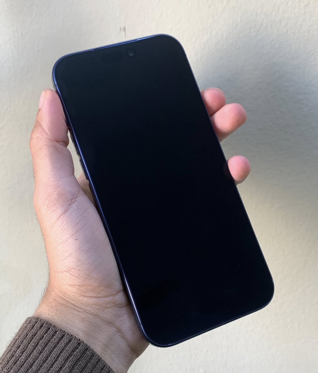 ايفون 17 برو ماكس eSIM , 256 بطارية 100 مشحون 43 دورة لون نيلي النظافة 100 جديد السعر مليونين وبي مجال 
واتساب ***********
