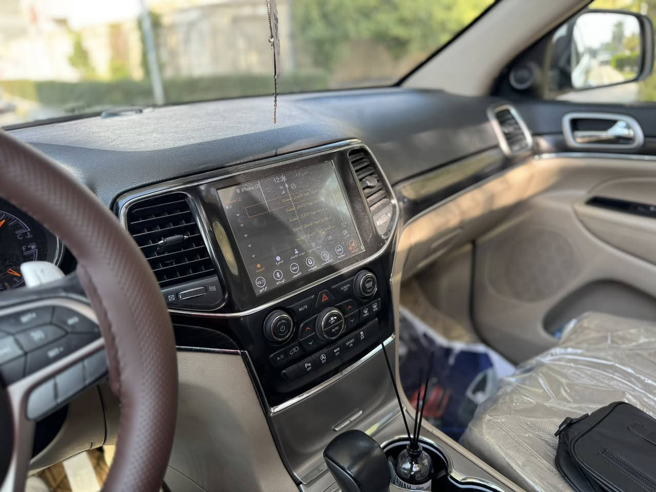 سلام وعليكم جيب خليجي موديل 2019 لمتيدد (بلاس)ثلاث شاشات وكاله ليث العبيدي السعر(288)رقم بغداد بسمي سنويه وهزه جدد ماشيه 58ml
السياره جديده جدا على وضع الشركه مكينه وكير وصدر برغي ممفتوح بيهة بحاله الوكاله تخم تاير قبل سبوع شاده اصلي السياره مابيهة نقص برغي دينار متصرف عليهة السياره كفاله عامه بدون تبديل وبدون صبغ مكفوله المواصفات فول الفول بانوراما شفتات ستيرن 4*4 ماوس اربع وضعيات قياده رملي وصخري وثلجي فول الفول رادار حساس امامي خلفي مري قلاب فول الفول كشن خزن ميموري كشنات تدفئه تبريد فول كهرباء ويل عنكبوت السياره جديده جدا للاستفسار ***********مكاني بغداد حي الحسين
