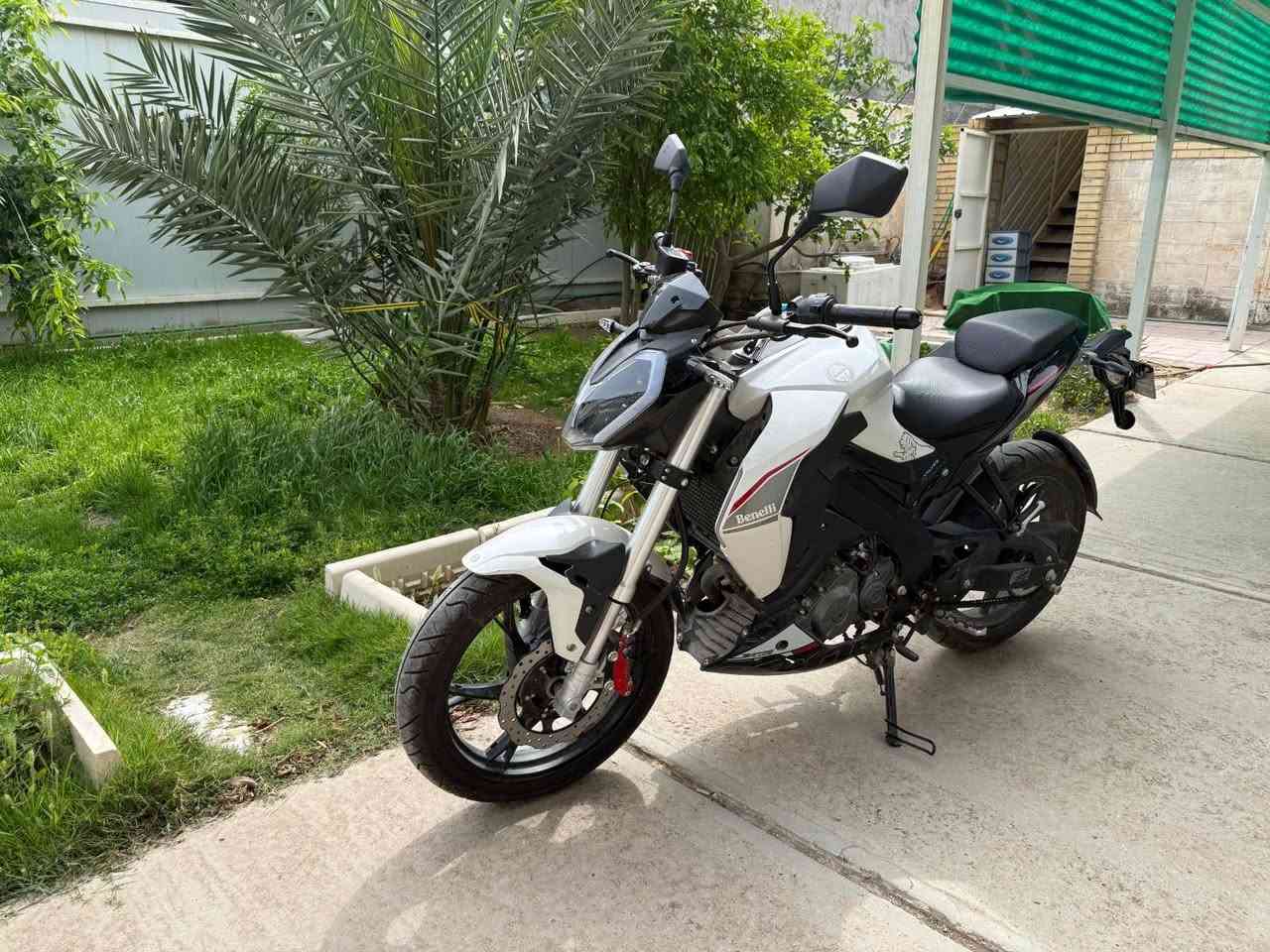 دراجه بنيلي 180ماشيه ٤٥٠كيلو رقم بغداد مداور دراجه جديده ما متعوبه السعر 22ورقه غير متواجد عل فيس للاستفسار الاتصال ***********
