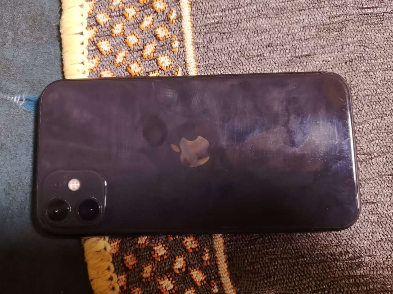 ‏سلام عليكم الجهاد للبيع iPhone 11 جهاز نظيف جديد بدل بس بطارية وشاشة كم بالصورة نقطة الشاشة مني جاءك 128 جاء جديد بطارية 86    ***********￼
