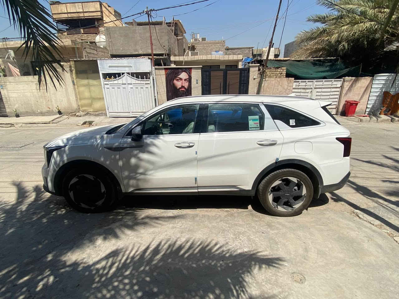 كيا / سورينتو خليجي / موديل ٢٠٢٤ / لون ابيض / عداد الكيلو متر /٢٠  الف/ 
4  سلندر / كرسي سائق كهرباء + صندوق 
//تشغيل عن بعد //
وباقي تفاصيل لمعروفة
سيارة في ضمان الشركة // 
ملاحظة فقط ..تم تبديل الدعامية الامامية فقط (نتيجة كسر نصفها من قبل ماطور ابو الدليفري ..فلم اصلحها وتم تبديلها ) الظربه لم تصل إلى أي حديد في السيارة فقط بلاستك الدعامية  + دعامية القديمة موجودة.

السعر / ٢٧٠$ 

تواصل/  ***********  وتساب رجاءً
