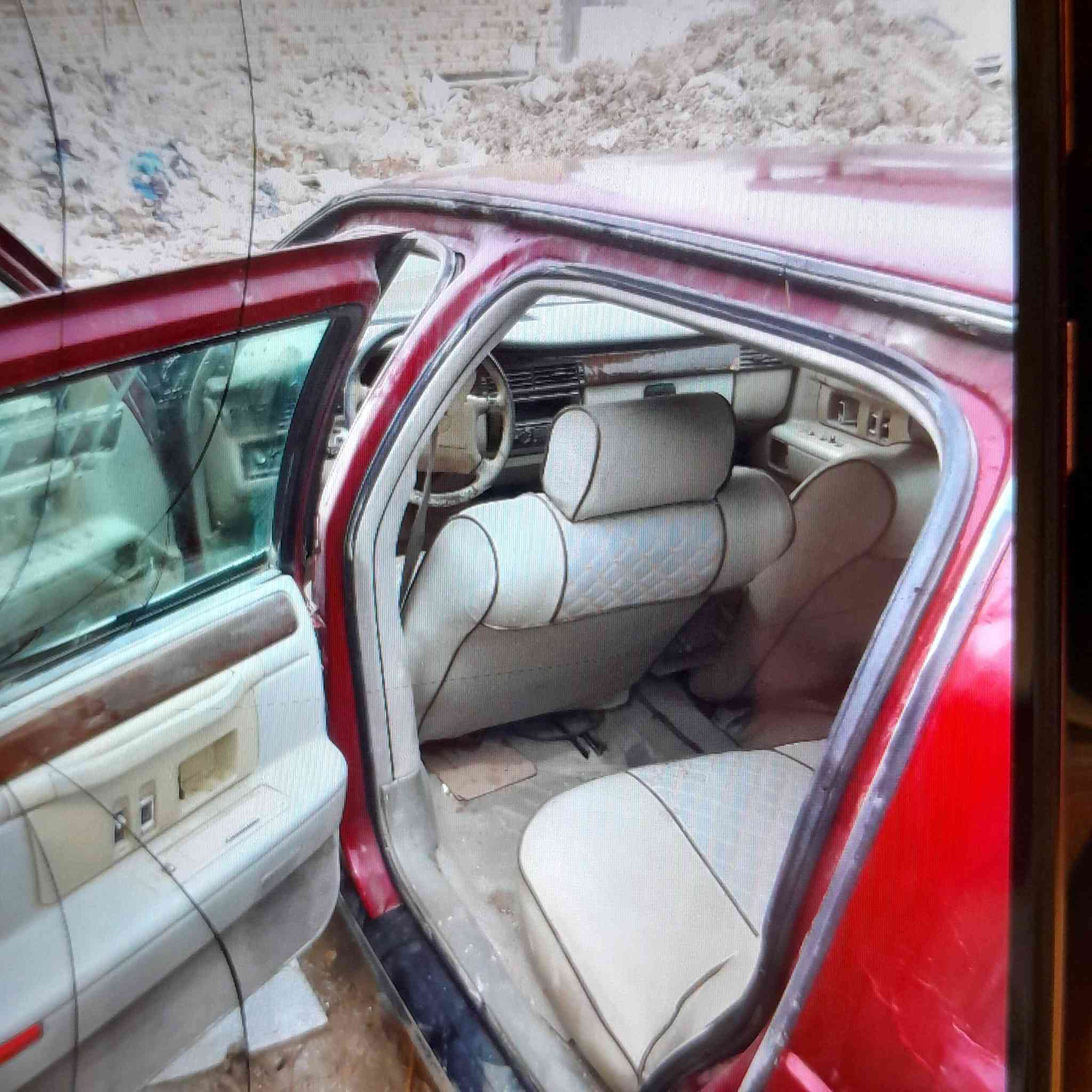 للبيع كاديلاك موديل ١٩٩٥ محور محرك افلون رقم قادسيه باسمنا السياره جاهزه عدا السلف والباتري. رقم صاحب السياره 
للتواصل *********** غير متواجد فيس
