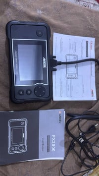 للبيع جهاز كشف اعطال السيارات بسعر مناسب 07704558608