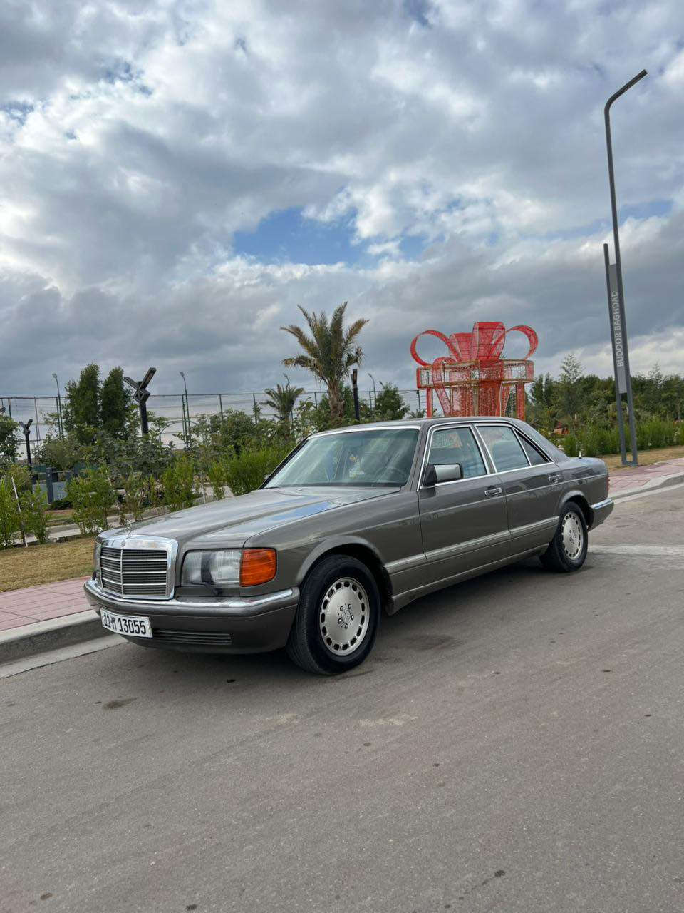 بسم الله مشاء الله
مارسيدس رئاسي جامبو300se موديل 1991 
مكينه بلاد عنكبوت قبق اسود 
كير ومكينه سيرفس كامل بدون اي نقص 

دبل هورن 
دبل مروحه
دبل فيت بم
اريل كهرباء2
كهربائيات سياره كلها شغاله
تبريد شغال خير من الله 
حداديه اماميه خلفيه كله جديد
عوازل حراره وصوت غرفه كامله
غرفه نظفيه 80‎%‎ سياره كلش حلوه ومرتبه 
نقص السياره سلايد او فتحه السقف سجه مكسوره فقط كهربائيات شغاله 
السعر 75 وبيها مجال بسيط استفسار اكثر على الرقم موجود واتساب *********** مكاني بغداد حي جهاد بغداد, العراق
