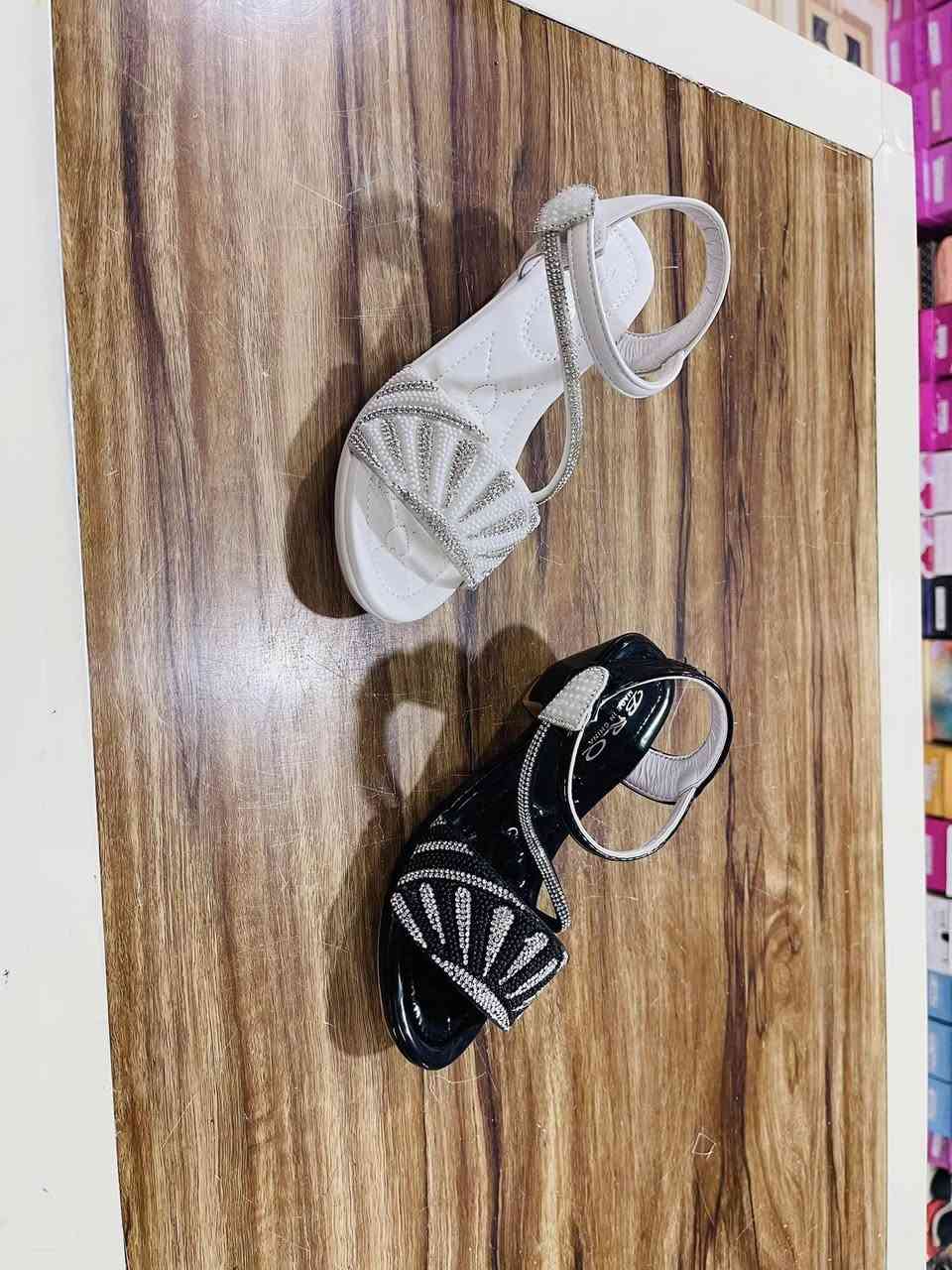 السلام عليكم 

كما واعدناكم بل موديلات 
على بركة الله اليوم وصلت صنادل بناتي مرتبة 
محلات علي العيسى للاحذية
العنوان اسديرة وسطى مقابيل عيادة الدكتور معيد


**إذا كنت صاحب هذا الإعلان وتريد حذفه لأي سبب، رجاءا أرسل رسالة إلى الدعم الفني**