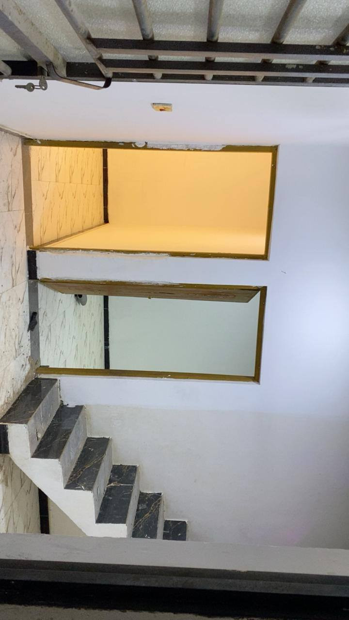 السلام عليكم 
جزيزه غرفتين وصاله واستقبال مطبخ صحيات 
مساحه 100
جزيره زين العابدين 
يجاره قفل 350
عقارات امير الصالحي
***********
