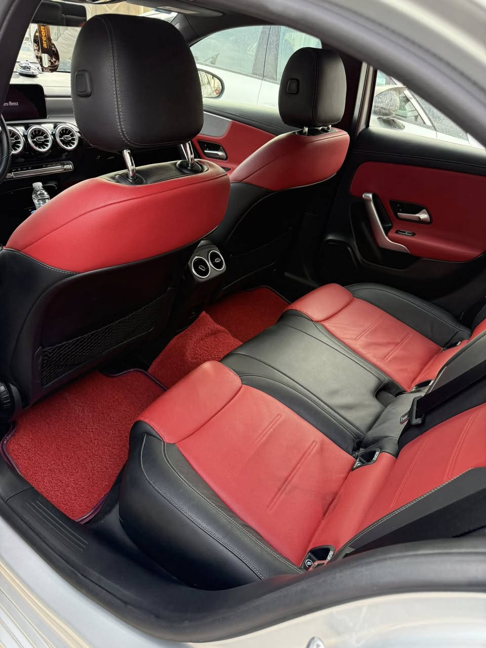 مرسيدس بنز A220
الموديل: 2022
عدد الاسطوانات: 4 سلندر اقتصادي درجه اولى نوع ناقل الحركة: اوتوماتيك
سعة المحرك: 2000 سي سي توربو اللون الخارجي: رصاصي 
ممشى ٤٧ الف كيلو فقط
السياره دخول كلين 
المواصفات:
رادر أمامي وخلفي
كاميرا 360
حساسات امام و خلف
النقطة العمياء
اوتو بارك
شاشة كبيرة لمس 
كاميرات خلفية وامامية
ابل كاربلاي
بلوتوث
مقاعد لونين جلد بلادي اللون المميز
دخول بدون مفتاح 
اربع بصمات البيبان 
زجاج كهربائي
نظام إنذار
نظام ملاحة
مثبت سرعة
مانع الانزلاق
هاند بريك الكتروني
تحكم بالنظام الصوتي في عجلة القيادة تحكم بالمرايا الجانبية
نظام حاقن الوقود
إضاءة تلقائية
اطارات جديده ٢٠٢٥
إضاءة داخليه متعددة الوان 64 لون
LED أضوية
حساس ضغط الإطارات
فتحة سقف بانوراما
كاميرا خلفية
,SPORT, ECO, Trip :وضعيات القيادة
Lounge, Standard
السعر :بالخاص
التواصل :***********
