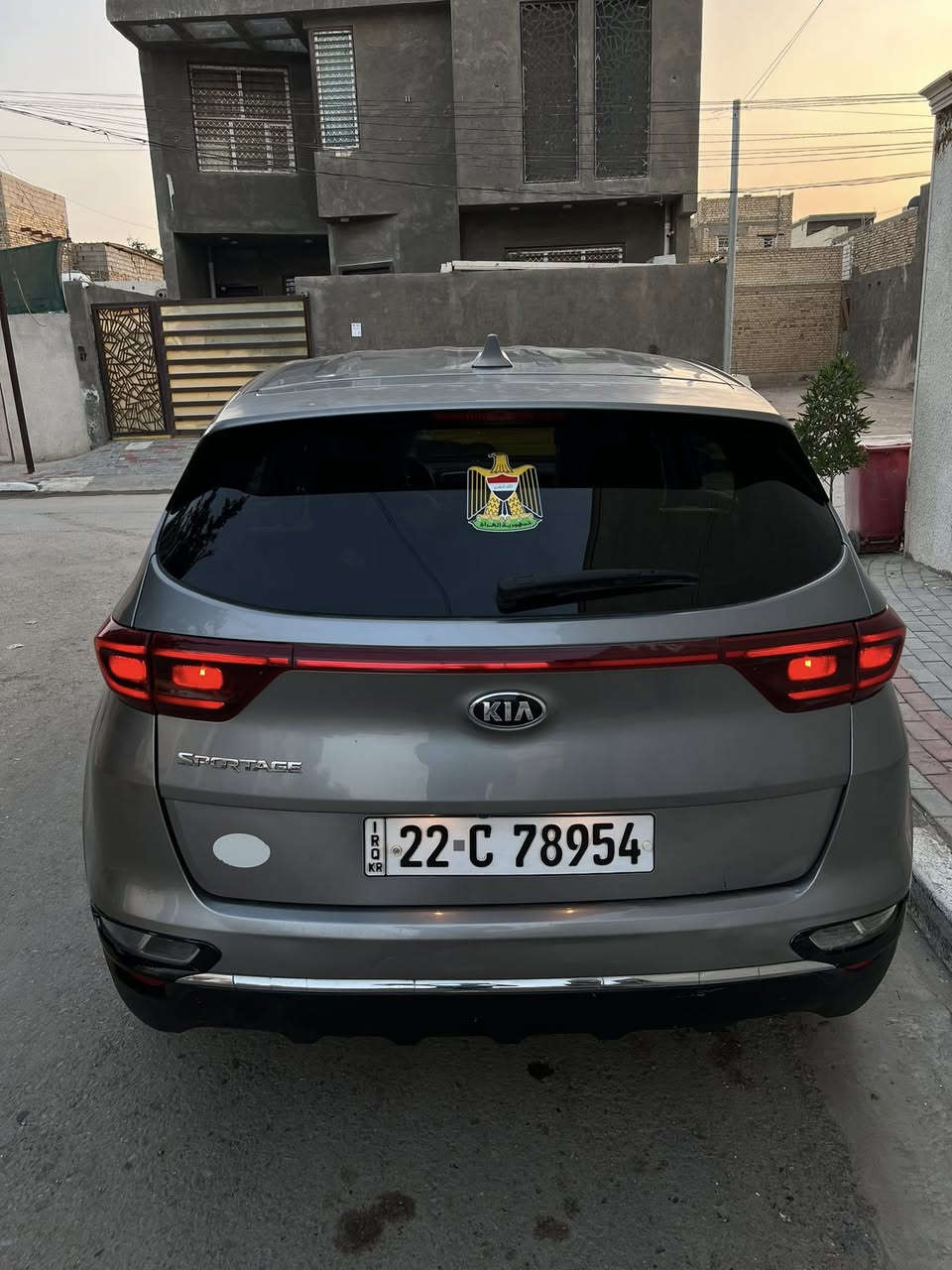 السلام عليكم كيا سبورتج
موديل 2020 قطعه وحده وحافه البنيد 
السياره ماشيه 51 ألف مايل حقيقي 
رقم اربيل الدولي راعيهه بكربلاء جاهز 
السياره مواصفاتهه تخبل تحكم ستيرن
ثلاث وضعيات قياده حساسات كامره اصليه
شاشه تدعم الكار بلي 5ويل كب تايرات جدد 
داخل نضيف حيل مكينه جديده بمعنى الكلمه
لا مفتوحه ولا ملعوب بيهه 2400GDI كير جديد 
السياره جاهزه لأخر حبايه لد امامي خلفي
السعر 159 وبيهه مجال للأستفسار 
***********
***********
