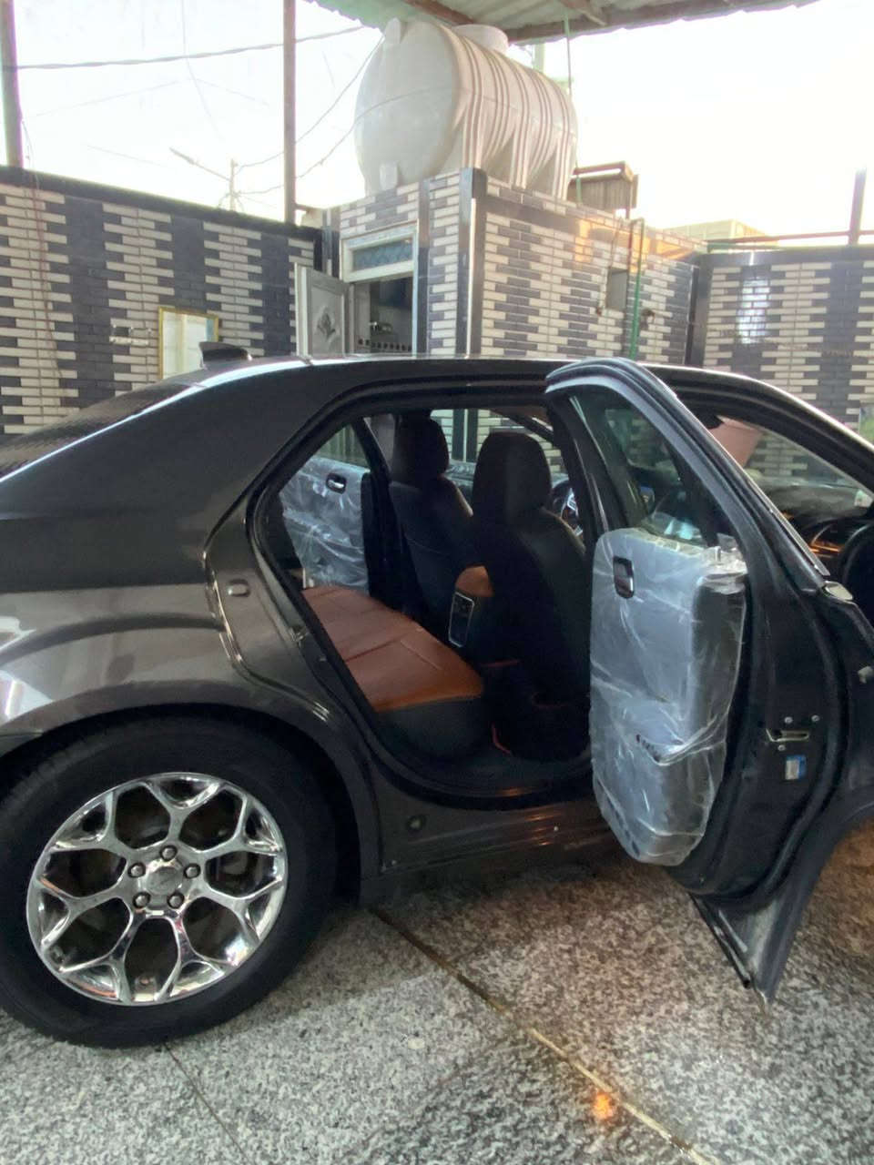 السلام عليكم للبيع كرايسلر (اوباما) مديل  2017 رقم بغداد باسمي تحويل ثاني يوم كفاله من جميع النواحي مكاني ***********
