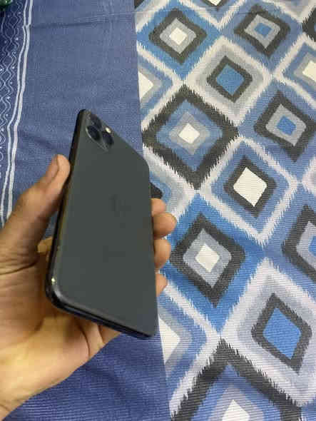 سلام عليكم ايفون 11 برو ماكس زيتوني ذاكره 256 بطاريه 82 فقط شاشه مبدله الجهاز باقي كله مكفول مكاني بغداد الغزاليه استفسار ***********بي واتساب متواجد 24 ساعه
