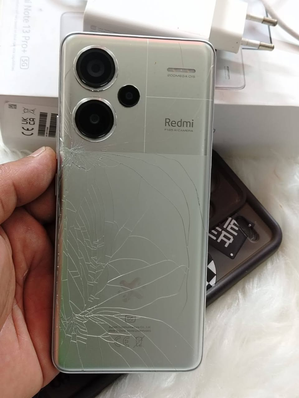 السلام عليكم
ريدمي نوت 13 برو بلس 5g

Xiaomi Redmi Note 13 Pro Plus 5G 

نظيف نظيف نظيف 100% والهاتف جديد مستخدم قليل فقط إتصالات 

ذاكره 512

رام 12+12

الشاشه امولد 120 هيرتز

المعالج دايمنستي 7200 ألترا

البطاريه 5000 مللي امبير سرعه شاحن 120 واط أصلية مال الهاتف  والكارتون 
الكامرا 200 م.ب مع مثبت بصري

للبيع السعر(330)وبي مجال للشراي يدلل باقي التفاصيل في الخاص
ضهر مكسور فقط يتبدل بعشره الف


**إذا كنت صاحب هذا الإعلان وتريد حذفه لأي سبب، رجاءا أرسل رسالة إلى الدعم الفني**