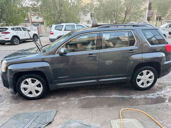 السلام عليكم جميعا
جمسي تيران وارد كندي كلين  2017 محرك 2400 ماشية 135000 كم قابل للزيادة
لون فيلي SLE
فتحة بالسقف كشنات هيتر نظامين فور ويل
قيادة بيها هواي مواصفات 
السعر 145 قابل للتفاوض 
للاستفسار ***********
