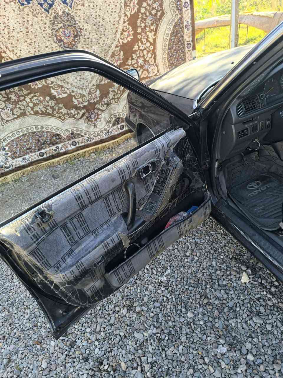 ارنب موديل 1995 مكينة 2500 بطة السيارة ضررها چامرلغ خلف السائق مشروع وطني رقم انكليزي   مكانها ديالى المقدادية للتفاصيل أكثر :***********
