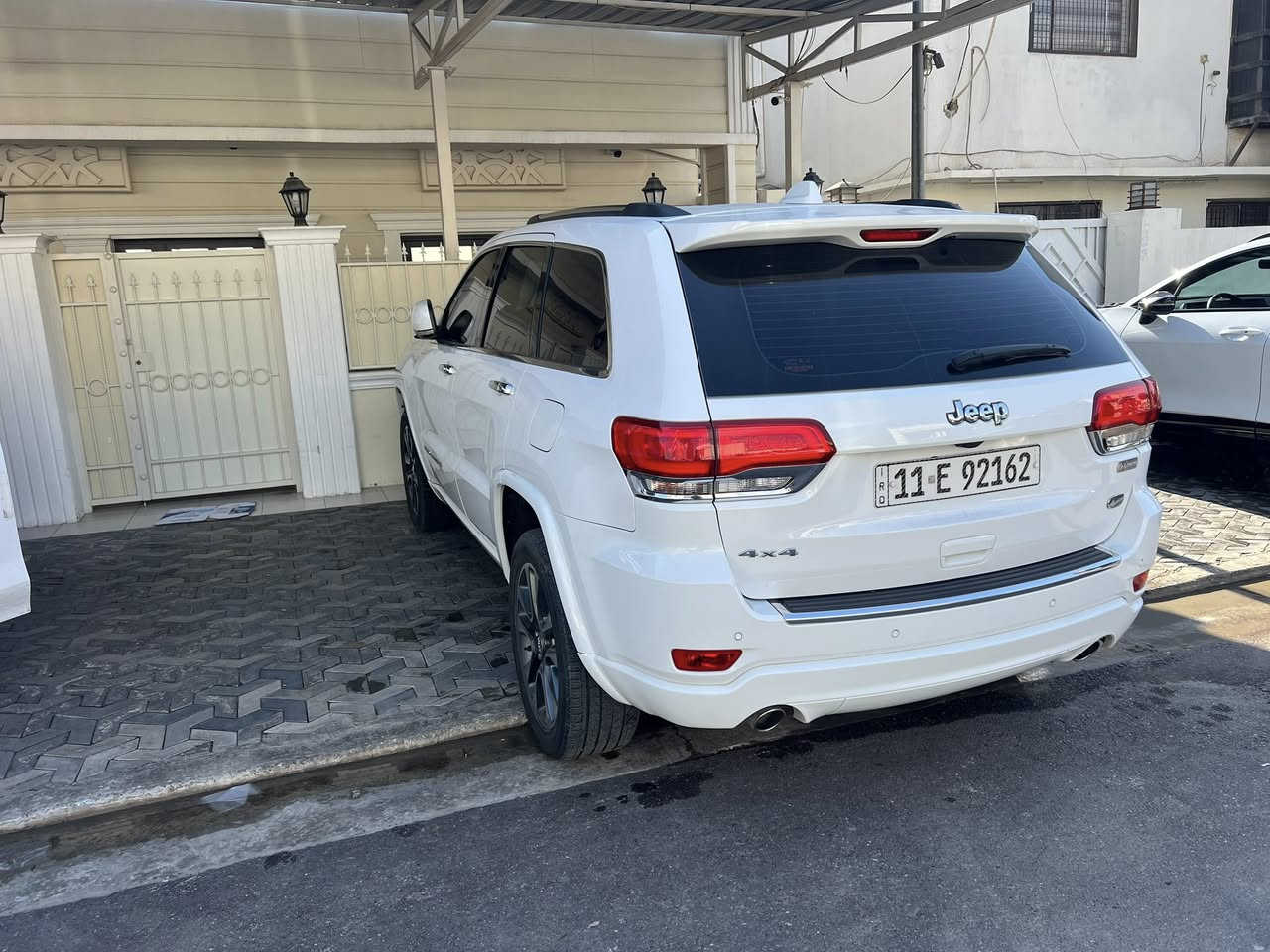 السلام عليكم جيب اوفرلاند خليجي السياره كلش جديده ماشيه 70 باسمنه السياره فووول الفول كفاله عامه حت المكينه ممفتوحه بيها طخه بسيطه بالباب الخلف الصدر وصورتها يمي قبل التصليح مواصفات الاوفرلاند معروفه ميحتاج اشرح السياره مكانها المنصور ايي استفسار اتصال ع الرقم***********
السعر 28 وبيها مجال حك الجيه  السياره موديل 2018
