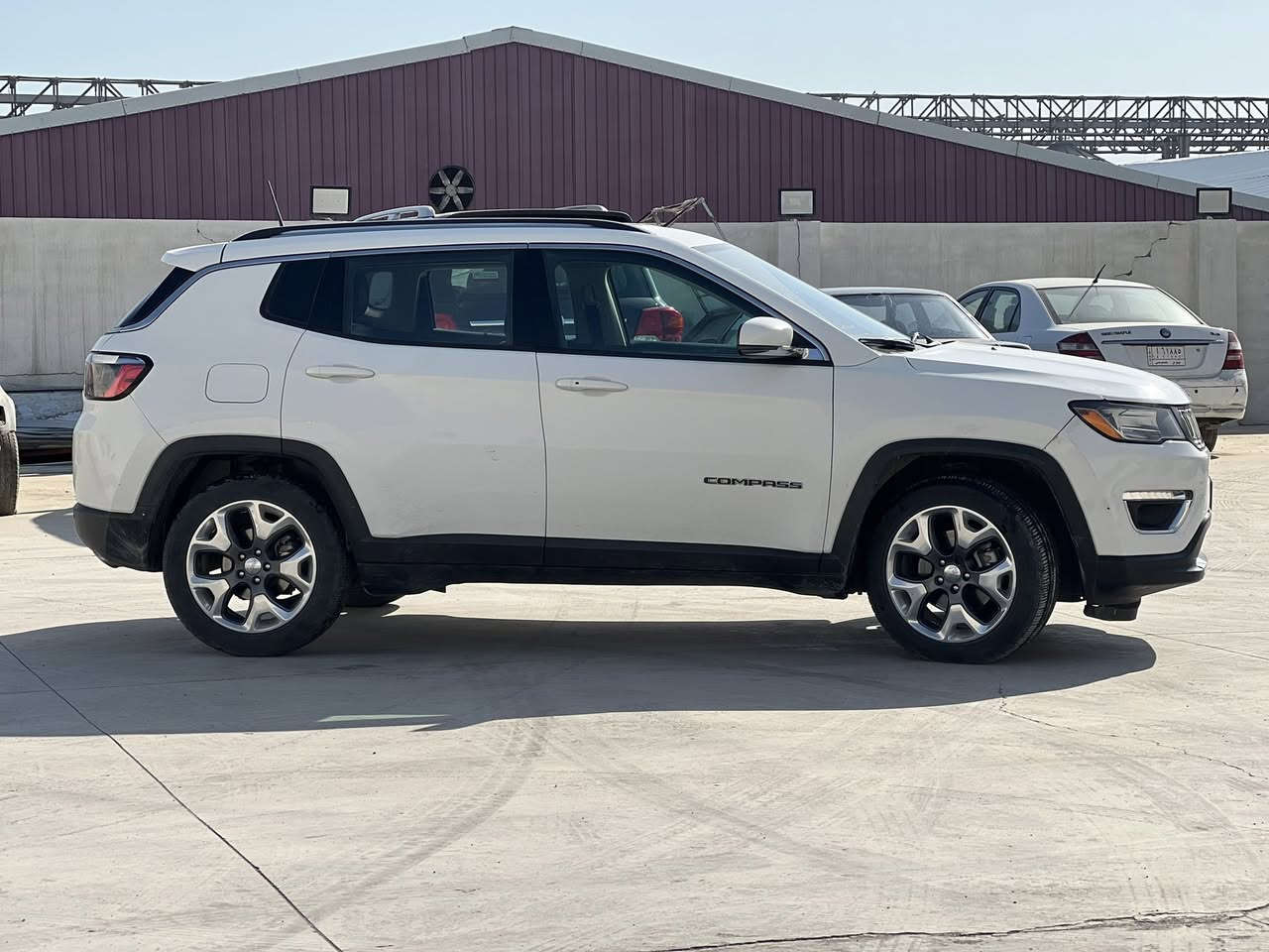 للبيع او مراوس
جيب كومبارس 2021
فول موصفات 1_1
بصمات 
رادار 
حساسات 
كشنات تدفئ 
ستيرن تدفئ 
شاشه  
شاشه كبيره 
ماشيه 78الف كيلو 
فقط جاملخ يسار مبدل نفس اللون 
مكان السياره موصل 
السعر 💸 140💸 وبيها مجال بسيط 
التواصل على الارقام
***********
***********
