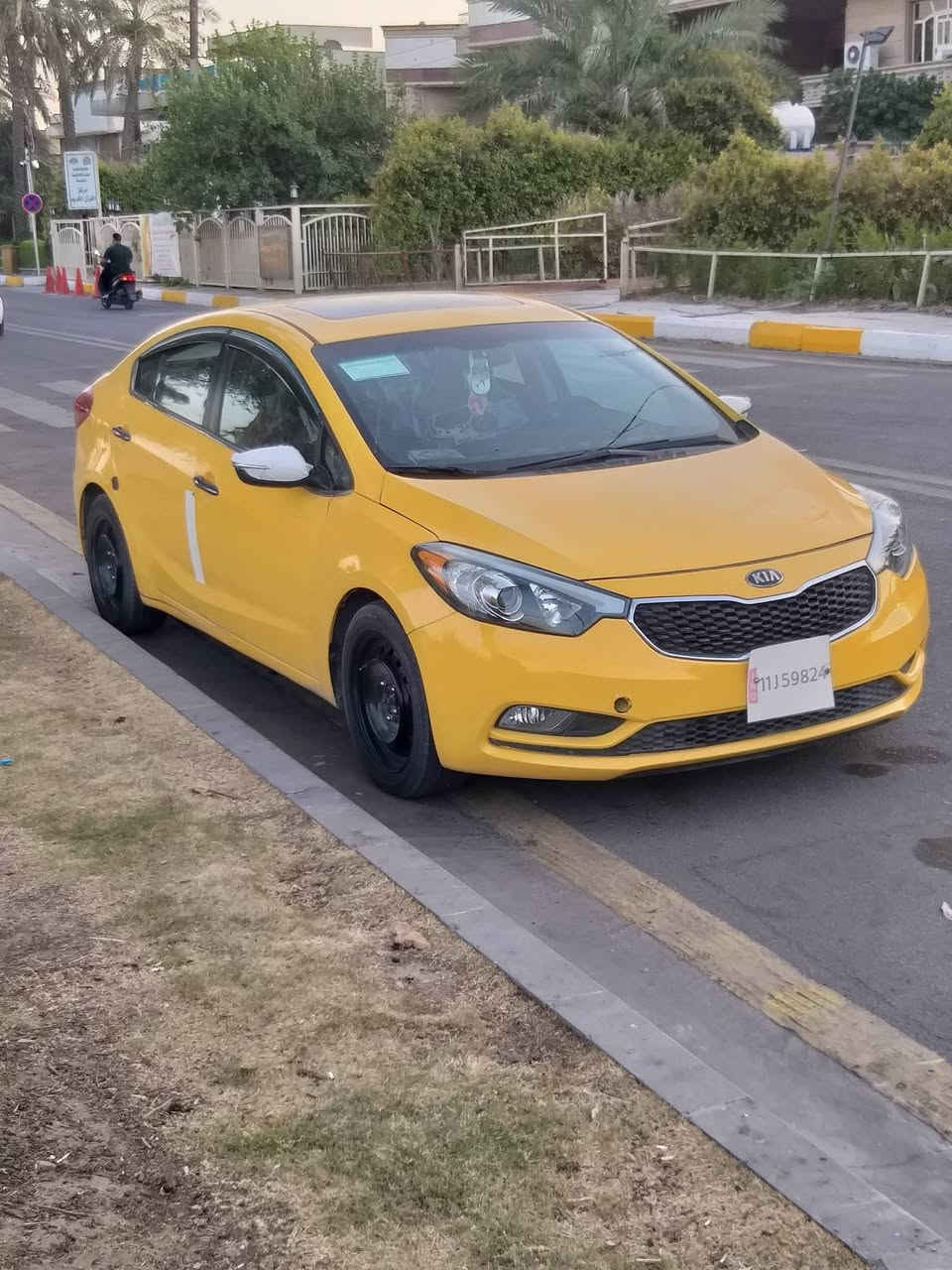 مرحبا فورتي امريكى حادث امامي ماواصل لا لغد ولا شاصي موديل ١٤ باسمي سنوية ٢٠٣٠ بيهة خيط تبخير السعر ١٠٠ ورقة وبيهة مجال مكاني بغداد الشعلة رقم الهاتف *********** بيه ضربة خفيفة بالخلف ناشرهة من ضمن الصور السيارة فول واحد على واحد
