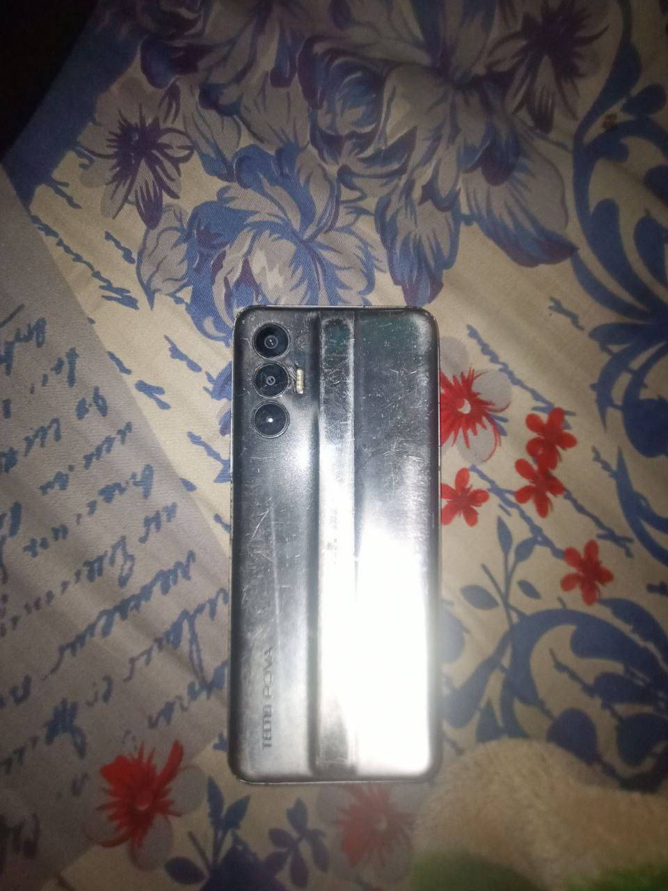 السلام عليكم 

جهاز Techno Pova 3

كلشي مامبدل بي 

شاشته ولا كسر او فطر بيها 

بطاريته 7000 

وتجيك وياه شاحنه 45 واط

ما بي اي عطل ومستخدم فقط سنتين 

بس الكامره الخلفيه بيها كسر بسيط بس ميأثر على الصور

للتواصل واتساب *********** مكاني بغداد/النعيرية قرب جامع عرفات

#السعرـخاص
