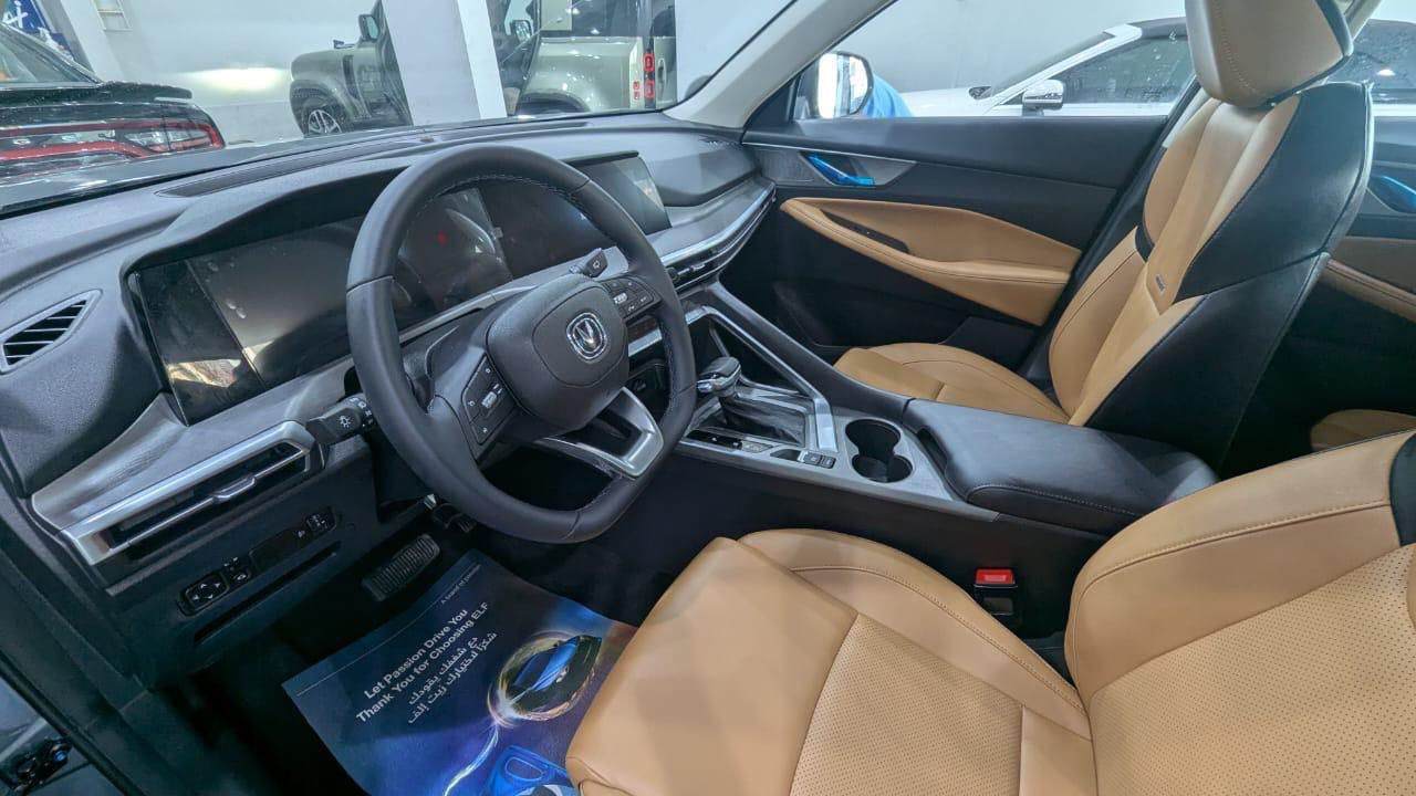 السلام عليكم ورحمة الله وبركاته 🫡 
شانجان cs35 plus 
مديل 25 
ميكنه 1500 تيربو 
ماشيه 9000
فول عدا الفتحه 
تترقم جميع المحافظات عدى الاقليم 
ضررها بابين واحد تبديل والثاني مصبوغ فقط 
العنوان البصره حمدان ***********
تحياتي للجميع
