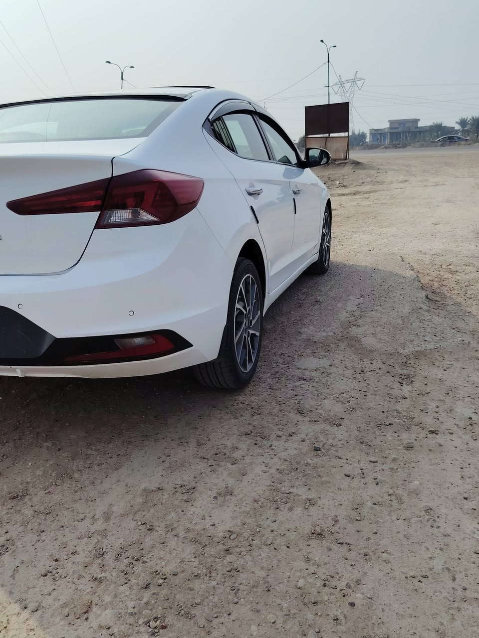 السلام عليكم بيع او مراوس حسب القناعه النترى   ٢٠٢٠ خليجي فول مواصفات للاخير سياره رقم بغداد الجديد بأسمنه سياره جديده بيه فقط صبغه بسيطه بل بنيد فقط كنر  الي مأشر عليه وبارد باب خلفي باقي السياره كفاله المكان الوسفيه ناحيه الرشيد السعر  (   157 ) وبيه مجال رقمي  ***********
