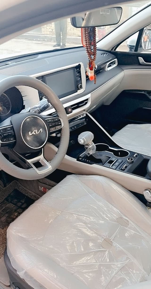 السلام عليكم كي فايف 2022 خليجي مكفوله كفاله عامه ملاحضه بيه بس هاي الشخوط القليله السياره ماشيه60  محرك 2000 دوش 
مواصفات كشنات كهرباء 
حساسات امامي خلفي 
شاشه جبيره 
داخل صاج 
خمسه انضمه قياده 
بنوراما 
سياره فول جديده مال بيع سريع السعر 225 مكلف بنشر 
للتواصل *********** 
مكان السياره بغداد الشعله Haider Ahmed
