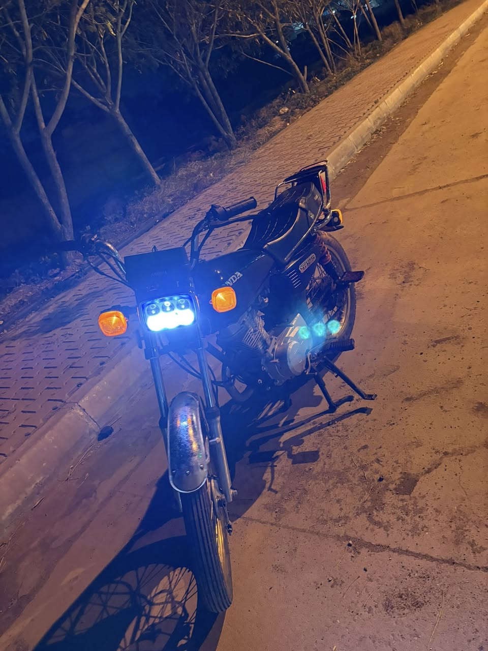 سلام عليكم دراجة نامة اصل ايراني تلث احرف الدراجة خير من الله صرعتهة شرط تطارح وية ميتين دراجة اورق كامل الشاصي مالة رفيع مال نامة اصل اصل الدراجة موديل ٢٠٠٩ دراجة تاخذهة بالك يصفة سرعة وفصلة سعر 600 وبي مجال بسيط متواجد خاص و رقم ***********
