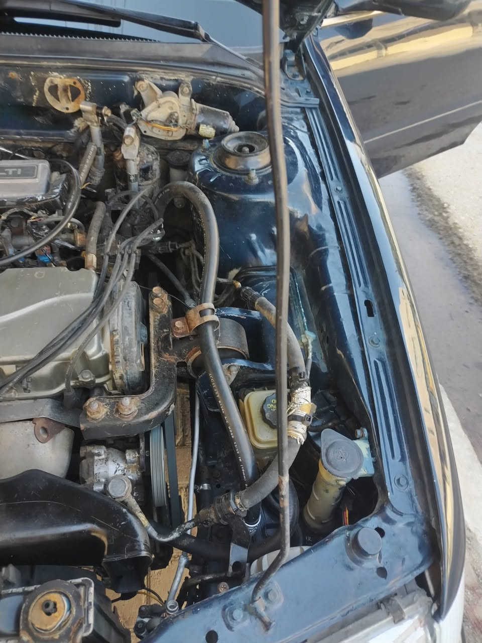 سلام عليكم البيع سياره سوناتا٢ نظيفه كير عادي مصبغه جماله تبريد شغال مكانه هيت سعره ٤٧ وبيه مجال ***********
