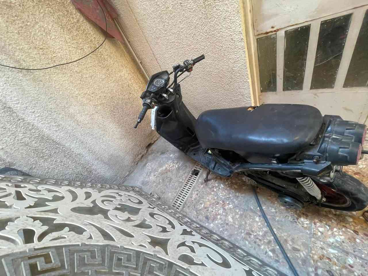 سلام عليكم سكنس جبلي كوم حديد ب٦٠٠ عوزه بس تاير خلفي وكتف شحن رقمي ***********
