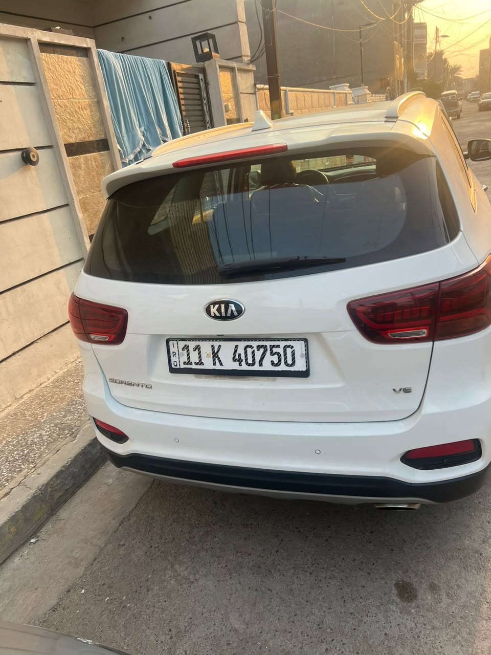 السلام عليكم
كيا سورينتو2020/خليجي
رقم بغداد مشروع وطني
السيارة ماشية90 الف حقيقي شرط الفحص 
  السياره الدعامية الاماميه مصبوغة والبنيد بيه بارد مع بخ صبغ قليل بس مكان الضربه واكو رصعه بالباب  والسونار مرفق ويه الصور👑

مواصفات //👑
بانورما السياره
حجم المحرك 3500👑
مفتاح التشغيل بصمة👑
حساس امامي👑
الكشنات كهربائيه
حساس خلفي 👑
بك لايت led 👑
فتح الجنط الخلفي اوتو👑
المقاعد جلد7 👑
ويل كب 19👑
كاميرا خلفية  👑
يدات نيكل 👑
نطام ترحيب عند الاقتراب 👑
انظمه قياده ايكوو وسمارت وعادي 👑
مخرج USB👑
‏ABS👑
نظام التزحلق👑
المري شفط👑
اشاير بالمرايا👑
بصمه تشغيل عدد2👑
تبريد ثلاث قطع👑
تحكم ستيرن جهتين👑
بردات أبواب خلفية بلاديه 👑
  ***********
