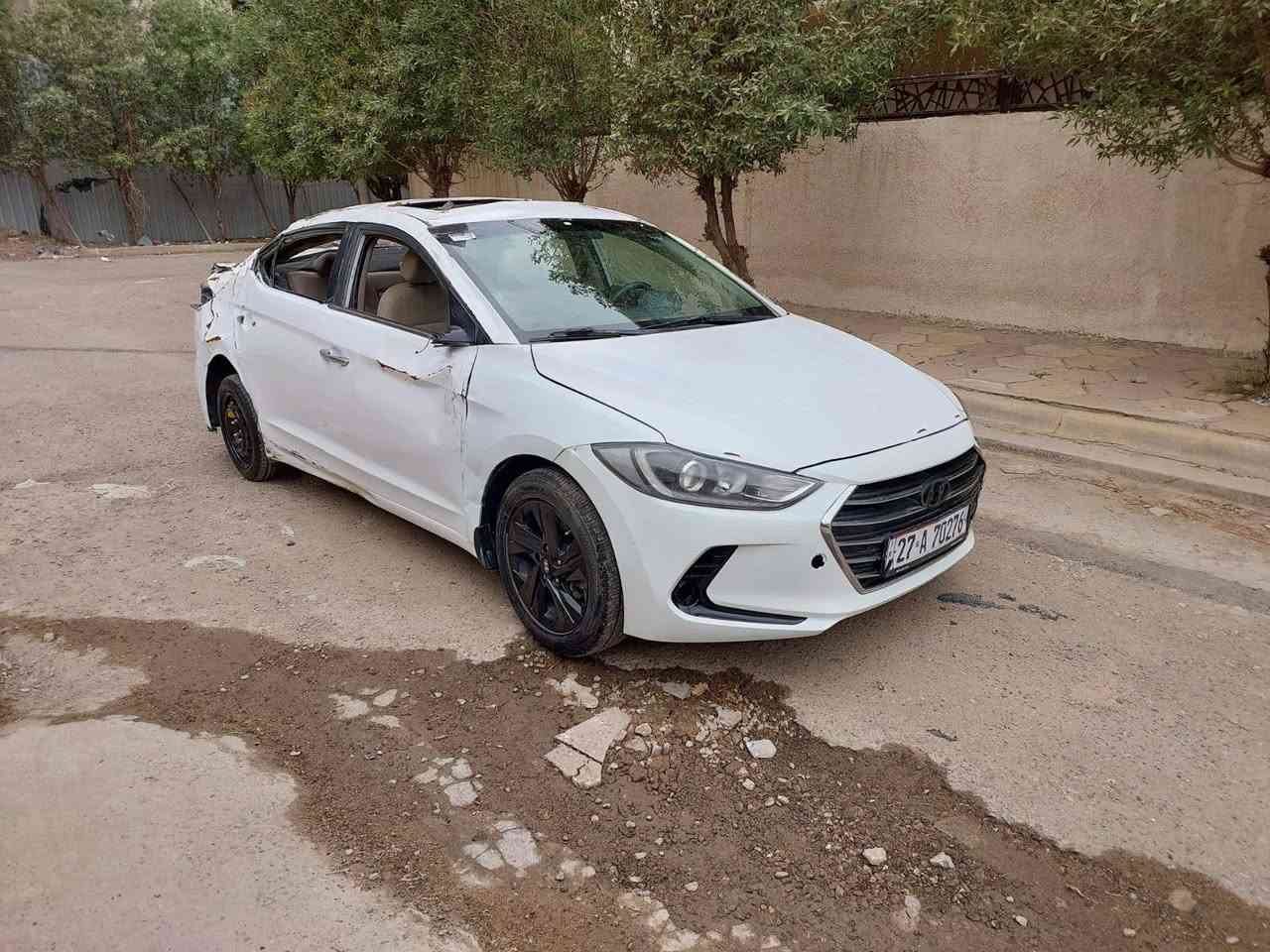 الانتره للبيع موديل 18 رقم ذي قار انكليزي سياره شغاله وتمشي ابيع ع حادثه السعر 65 الاستفسار ع *********** مكان بغداد مشتل
