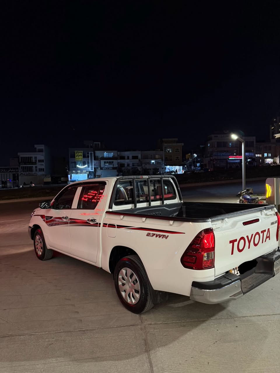 تۆیۆتا هایلۆکس 2025 گێڕ عادی سفری شەریکەی ساز
دەرەجە یەک چەکمەجە و بۆنیت جەک
٧ هەزار ڕۆشتووەو یەک دەستەو بەناوی خۆمانەوەیە 
دەعامی بۆ دەعامی هیچ هیچی پێوە نیە وەک سفرە
***********
***********
