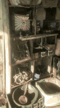 محل ادوات دراجات وتكاتك مع محل فيتريه للبيع بسبب التعين المحل كامل من كلشي طريق البوبيات عمود 90 السعر 4 ملاين وبي مجال شويه رقم الموبايل ***********
