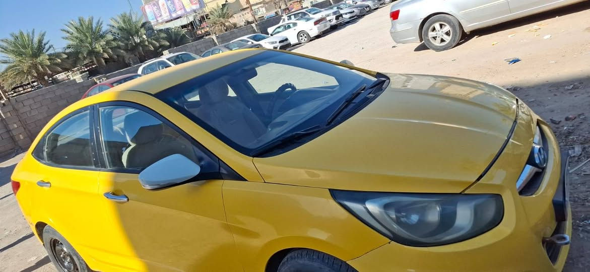 السلام عليكم اكسنت موديل 2013 مكفوله محرك وكير جديد حاويه سياره نظيفه مشروع وطني سعره 90 وبيه مجال مكاني ديوانيه رقم الهاتف ***********
