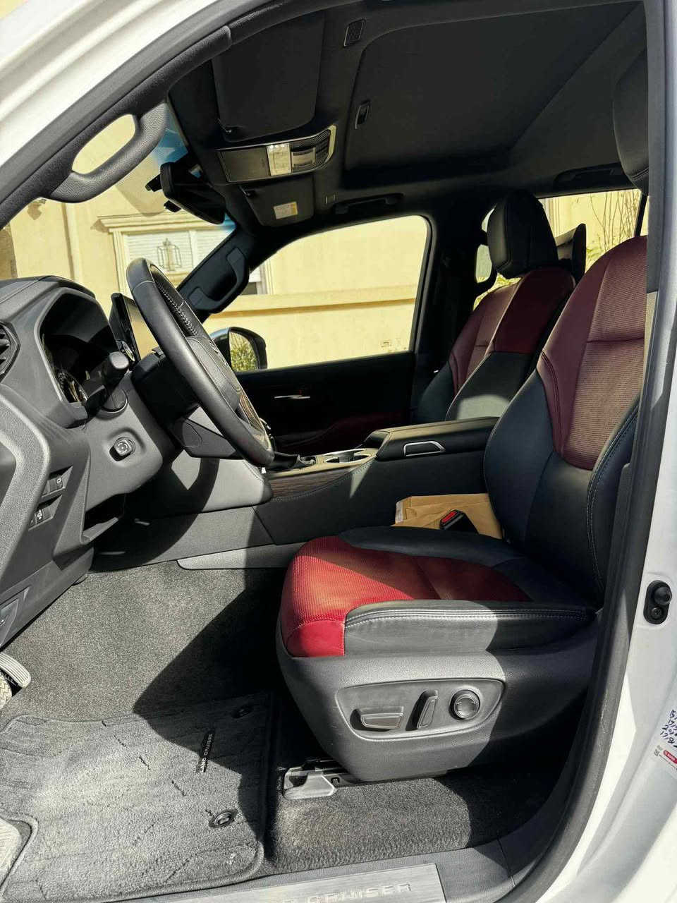 تويتا لاندكروز موديل 2023 
 مكفول كفالة عامه  مواصفات VXR twin turbo
 فول مواصفات مواصفات لكزز  أبواب شفط
 داتا شو ماشيه ٢٥ الف كيلو
محرك كير واير بشرط مامفتوح 
سيارة حيل نظيفة كلشي عل بلاد جديد 
سنوية هزة كلشي جديد مدفوع لـ
باسمي السنوية بشرط تحويل وغرامـة
سيارة مابيـها دينار مصرف كامل من كل نواحي
رقم صاحب سيارة ***********
