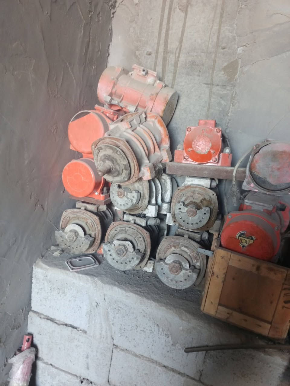 السلام عليكم هزازت حجم كبير و صغير شرط الشغل الله يرزق الجميع***********......***********
@إشارة
