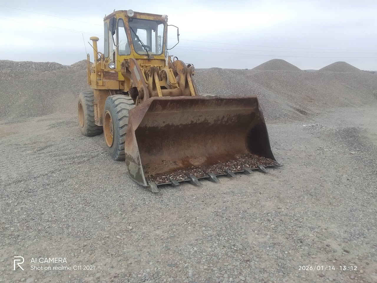 السلام عليكم شفل للبيع حجم 70 موديل 84 مامسجل 
رقم الهاتف  ***********
