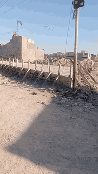 قطعة للبيع
المساحة 100متر بسعر 15 مليون وبيها مجال للطيبين
الضباط الثانية الزراعي 
للاتصال واتساب ***********
