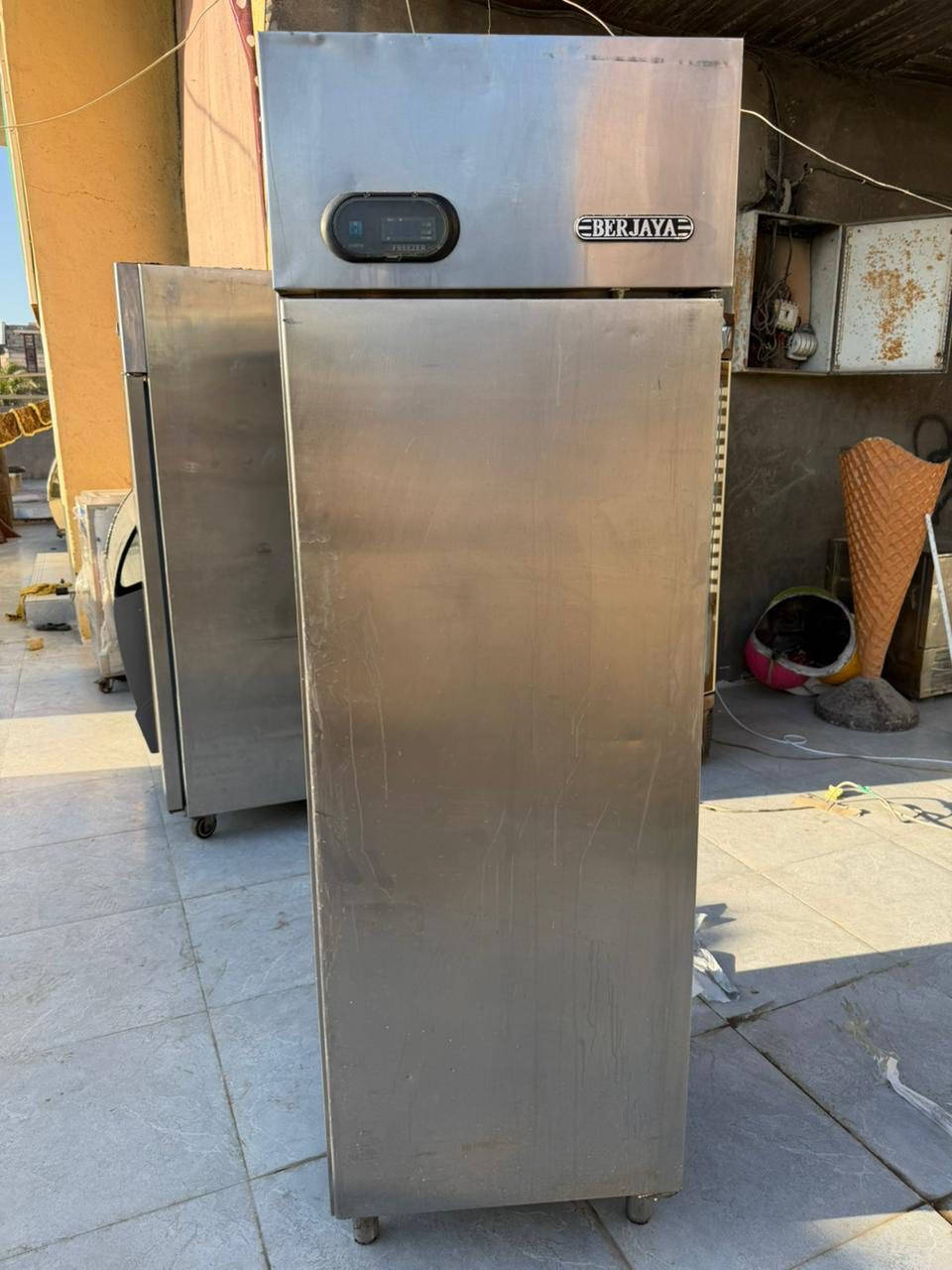 حافضه ايطالي تجميد

نضيفه جداً استخدام قليل

للتفاصيل مراسله الصفحه او الاتصال ***********
