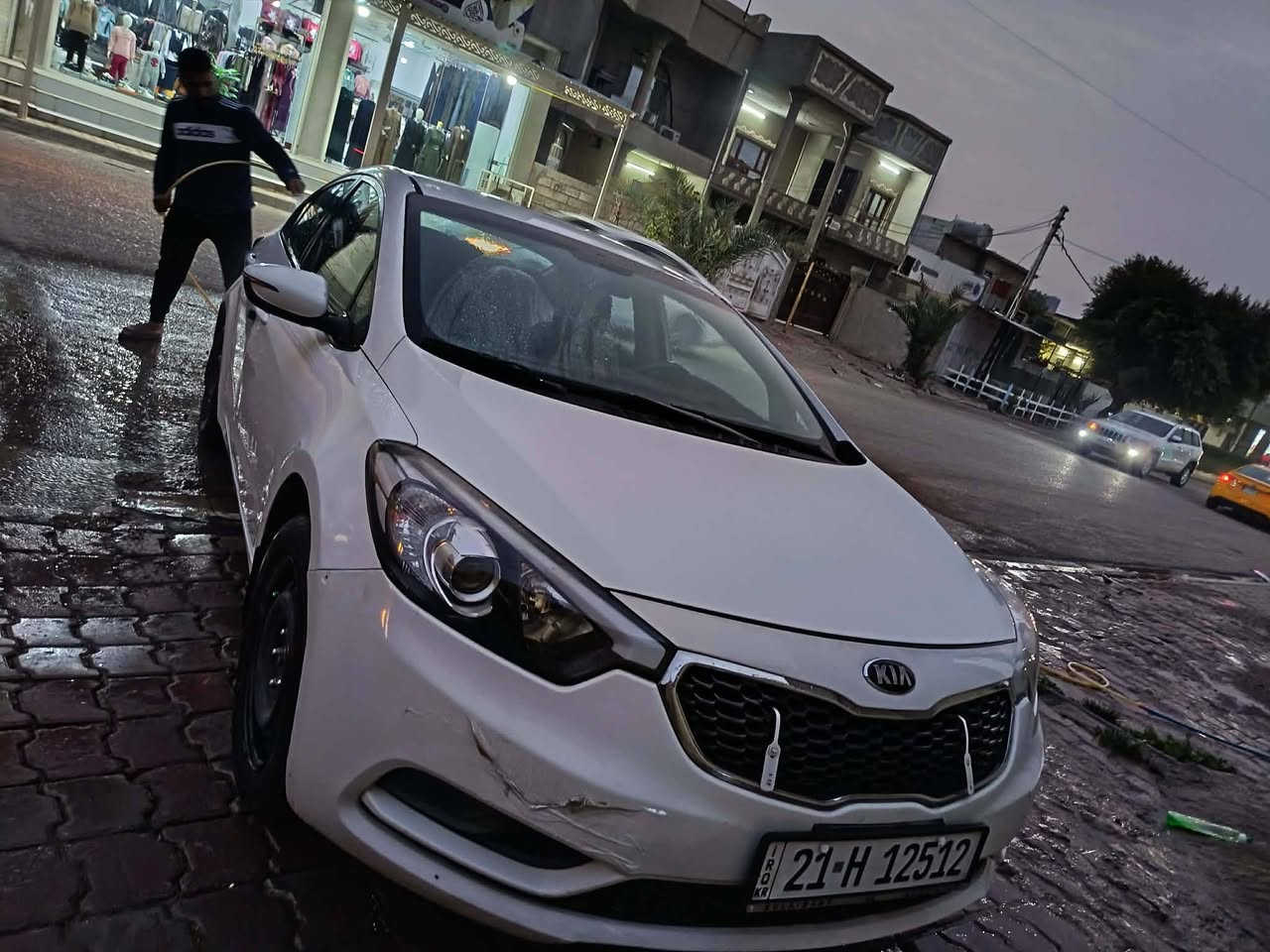 السلام عليكم سيراتو موديل 2014 بسمي كير مكينه بشرط لا صرف ولا بخار بيها فقط بارد رايد مراوس ويه النترا او فورتي تكسي ***********
