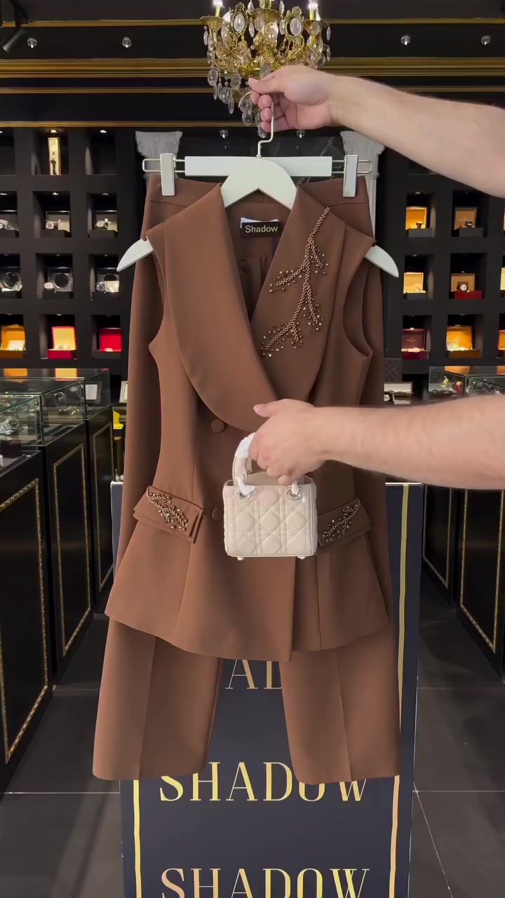 الاستفسار والحجز فقط واتساب+9647775744834
سعر 42
قياس 40 اخر قطع


**إذا كنت صاحب هذا الإعلان وتريد حذفه لأي سبب، رجاءا أرسل رسالة إلى الدعم الفني**