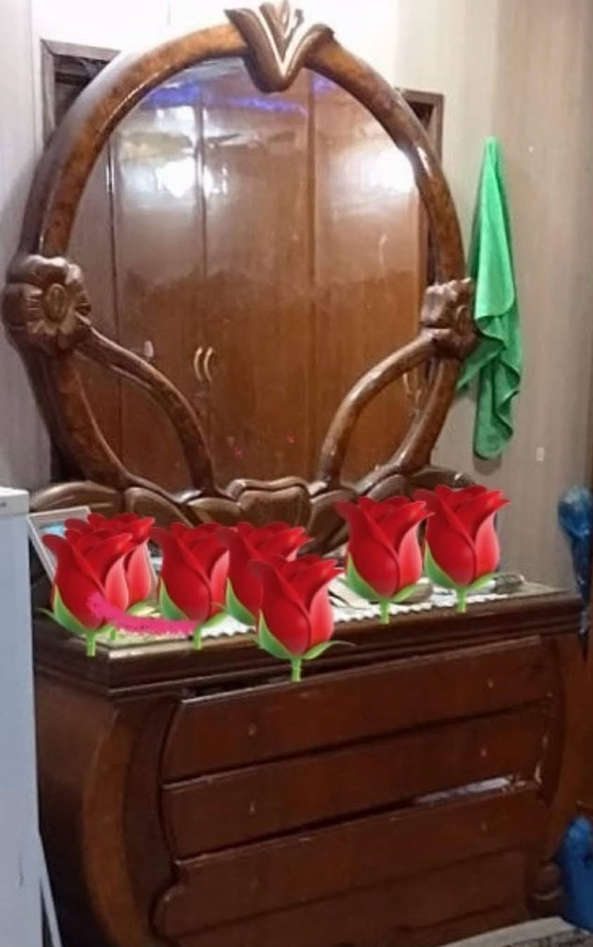 التخم 9امتار ونص ب225
االغرفه ب125قفل اي شي مابيه خشب تسكام اصلي


**إذا كنت صاحب هذا الإعلان وتريد حذفه لأي سبب، رجاءا أرسل رسالة إلى الدعم الفني**