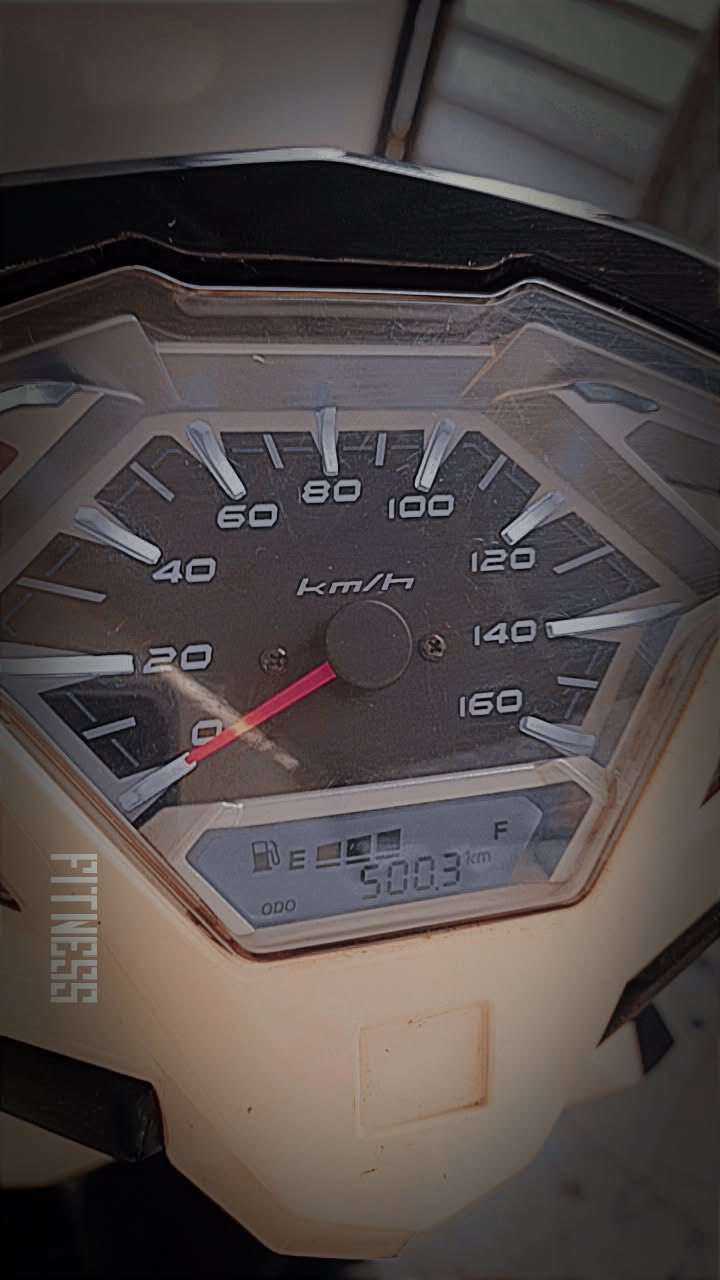 السلام عليكم
دراجه للبيع 
جي تي اس 
ماشيه ٥٠٠ كيلو يعني زيرو
على ايدي
اوراقها كامله  
مكاني بغداد حي الجهاد
سعرها ١.٥٠٠.٠٠٠ وبيه مجال 
‏***********
