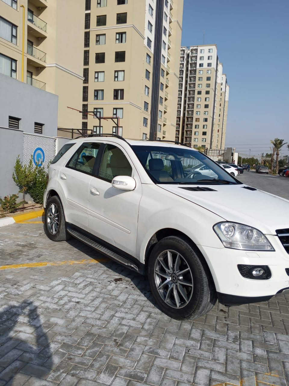 سلام عليكم ورحمة سيارة مارسدس موديل 2006 بيع او مراوس حسب القناعه كير مكينه تحويل او وكاله سيارة جاهزه خير من الله اي نقص مابيها فول سعر 118 ورقه بيع او مراوس مكاني بغداد البياع متواجد واتساب رقم الهاتف ***********
