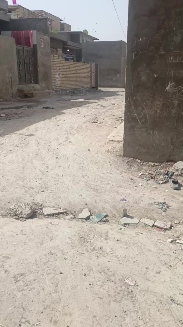 رفت 100متر زنجيل مفصوله خمسينات ثنين قرب شارع ميه في الدوانم للاستفسار ***********
