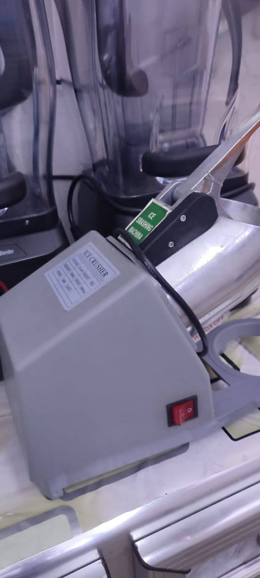 السلام عليكم خلاط صناعي و مبراشة ثلج المبراشة ٢٥الف و بيها مجال  أما الخلاط الواحد ب٢٠٠الف العدد ٢ و بي مجال  للأستفسار الاتصال على الرقم ***********
