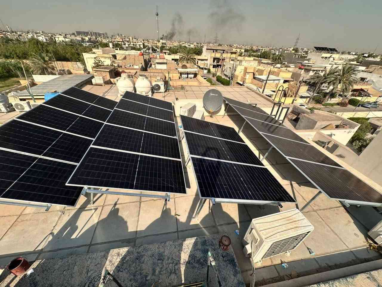 اليوم الأربعاء الموافق 10/06/2026
تم بعون الله إكمال نصب  وتشغيل ثلاث منظومات  للطاقة الشمسية . 
* المنظومة الأولى: في #محافظة #بغداد 
تجهز 36 أمبير نهارا  30 أمبير ليلا وتتكون المنظومة من:-
1-ألواح شمسية عدد 18 قدرة اللوح الواحد 620 واط
2- بطارية نوع ليثيوم عدد 2 قدرة البطارية 15 كيلو واط
3- أنفيرتر قدرته 12 كيلو واط
4- بورد خاص بالمنظومة متكامل الحماية
5- هيكل حديد مغلون مقاوم للصدا

* المنظومة الثانية. في #قضاء #خانقين 

تجهز 24 أمبير نهارا  18 أمبير ليلا وتتكون المنظومة من:-
1-ألواح شمسية عدد 12 قدرة اللوح الواحد 620 واط
2- بطارية نوع ليثيوم قدرتها 17.5 كيلو واط
3- أنفيرتر قدرته 8 كيلو واط
4- بورد خاص بالمنظومة متكامل الحماية
5- هيكل حديد مغلون مقاوم للصدا

*المنظومة الثالثة. في #قضاء #خانقين 
تجهز 6 امبير نهار و 6 ليلي وتتكون المنظومة من . 

1-ألواح شمسية عدد 3 قدرة اللوح الواحد 640 واط
2- بطارية نوع ليثيوم قدرتها 5 كيلو واط
3- أنفيرتر  قدرته 6 كيلو واط
4- بورد خاص بالمنظومة متكامل الحماية
5- هيكل حديد مغلون مقاوم للصدا

#ملاحظه: لانعمل ببطاريات التجميع الرديئة. 

بإدارة عمر ياسين 
وحسن سالم
للأستفسار أكثر الأتصال او مراسلة الأرقام  التالية
***********
***********
