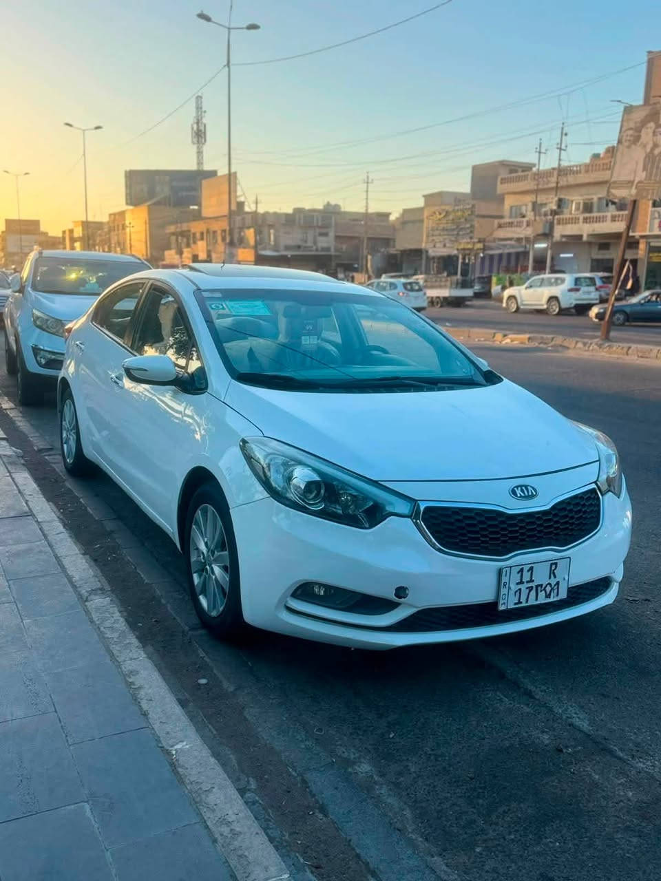 السلام عليكم
سيراتو ٢٠١٧ خليجي مكفولة كفالة عامة 
مواصفاتها موضحة بالصور 
رقم بغداد الدولي باسمي 
مكان السيارة بغداد السيدية 
السعر ١٢٥ ورقة وبيها مجال 
للاتصال : ***********
