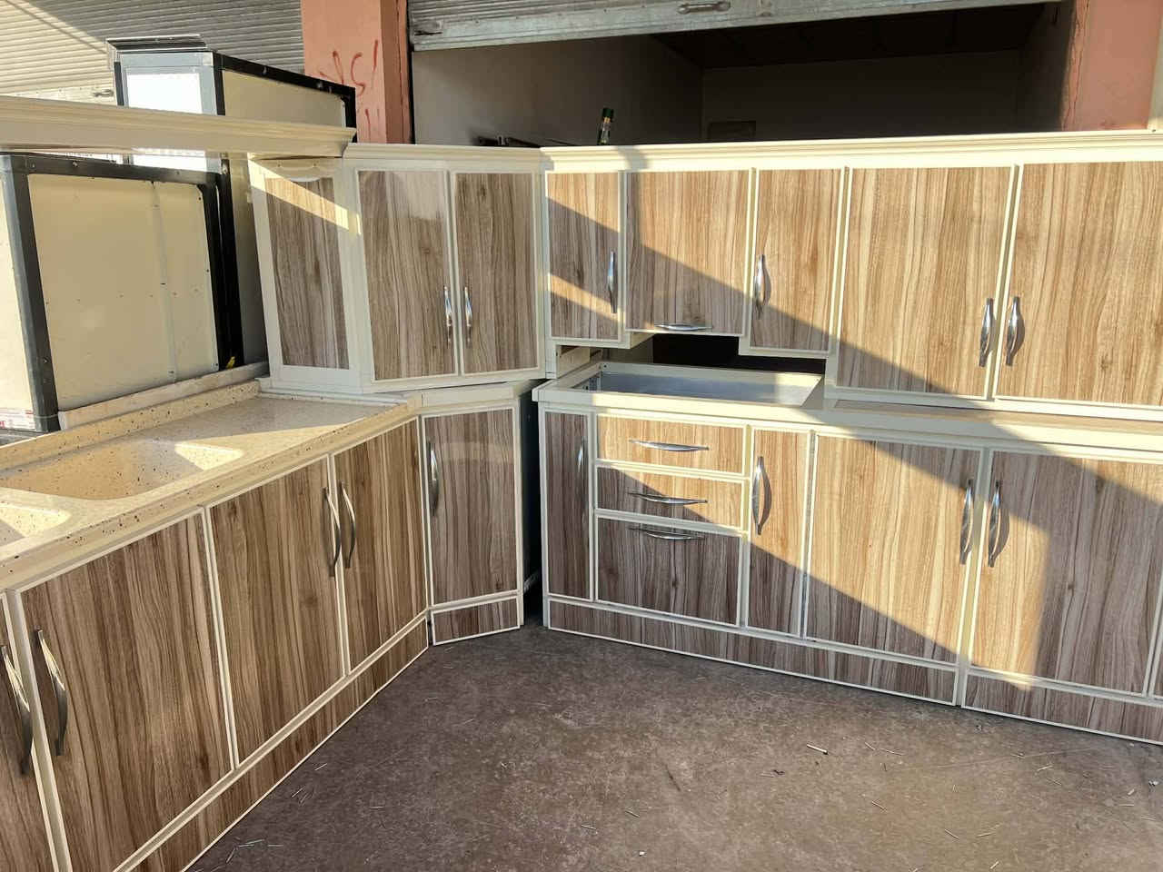 #وياة_طباخ_ومرشحةكونترات مايحتاج وصف اخو جديد درجه اولى اولى لون حلو ومميز فصال مو سوكي مواد تركي لون حلو ومميز نضيف جداا جداا نضافتو ١٠٠ بل مئة  كلها الكابون وجة ذاخل المنيوم للبيع بأسعار #مناسبه للاتصال على الأرقام ***********او ***********او خاص محلات ابو امير #موصل_كوكجلي درجة اولى اولى 
📣 وصلت أحدث الوجبات من الكونترات الفاخرة !
🔥 كونترات درجة أولى أولى — لا تحتاج إلى وصف!
كلها فصال مرمر ثقيل ومواد سراي أصلية، مع وجه كابون أنيق وألوان جذابة ومميزة 😍
📞 للطلب والاستفسار:
*********** 📲
*********** 📲
او يمكنكم مراسلتنا عبر صفحتنا
🏠 محلات أبو أمير – الموصل / كوكجلي
نظافة ١٠٠ بل مئة  كلها مرمر وياة #مرشحة_فقط وطباخ منضدي كامل فصال مو سوكي مواد ثقيل
